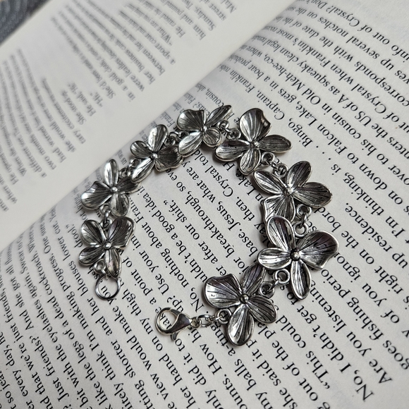 Silver Floral Bracelet - Picture 2 of 7